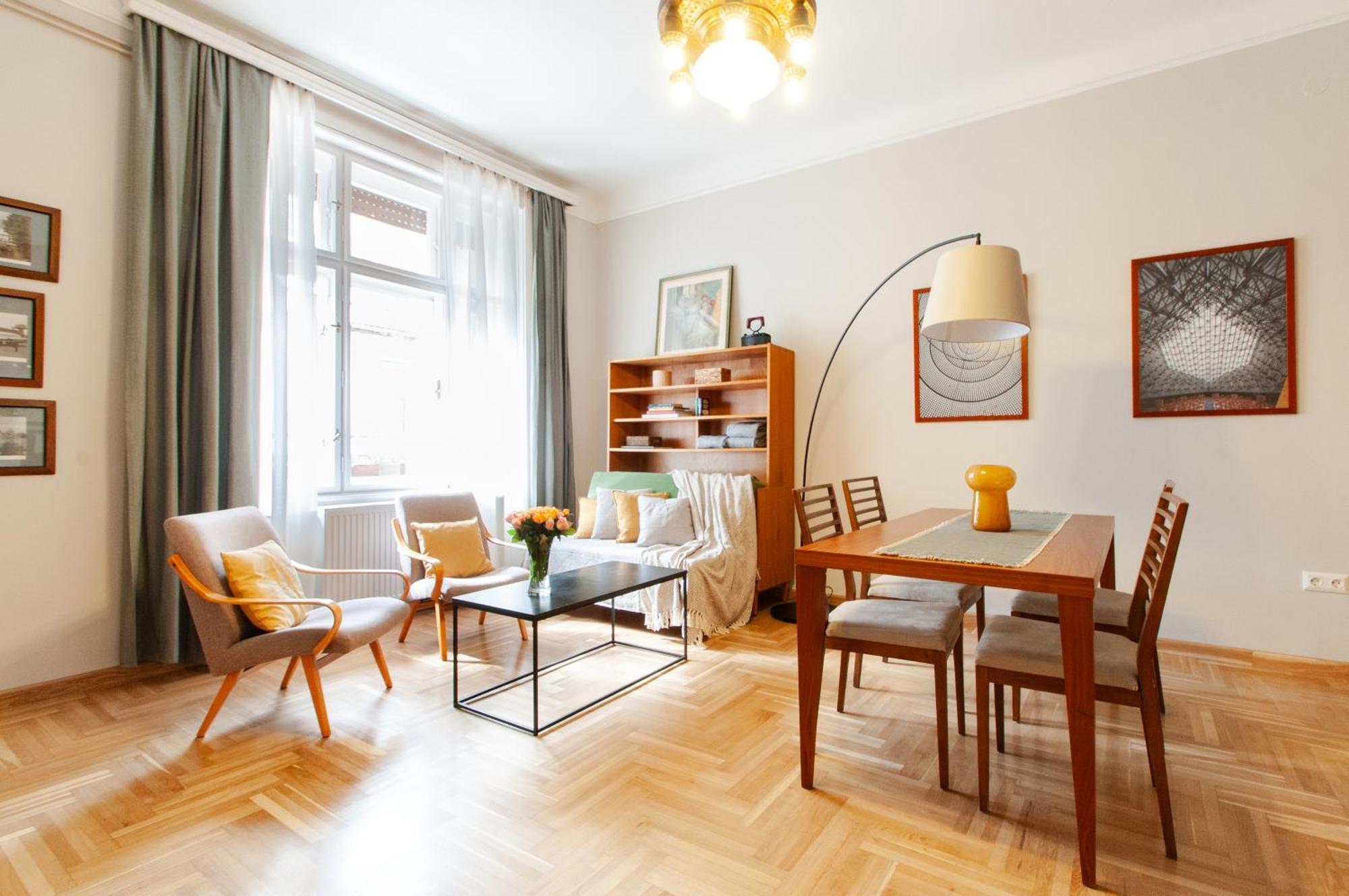 Spacious Family Suite Along River Side, In The Heart Of Buda Budapest Exterior photo