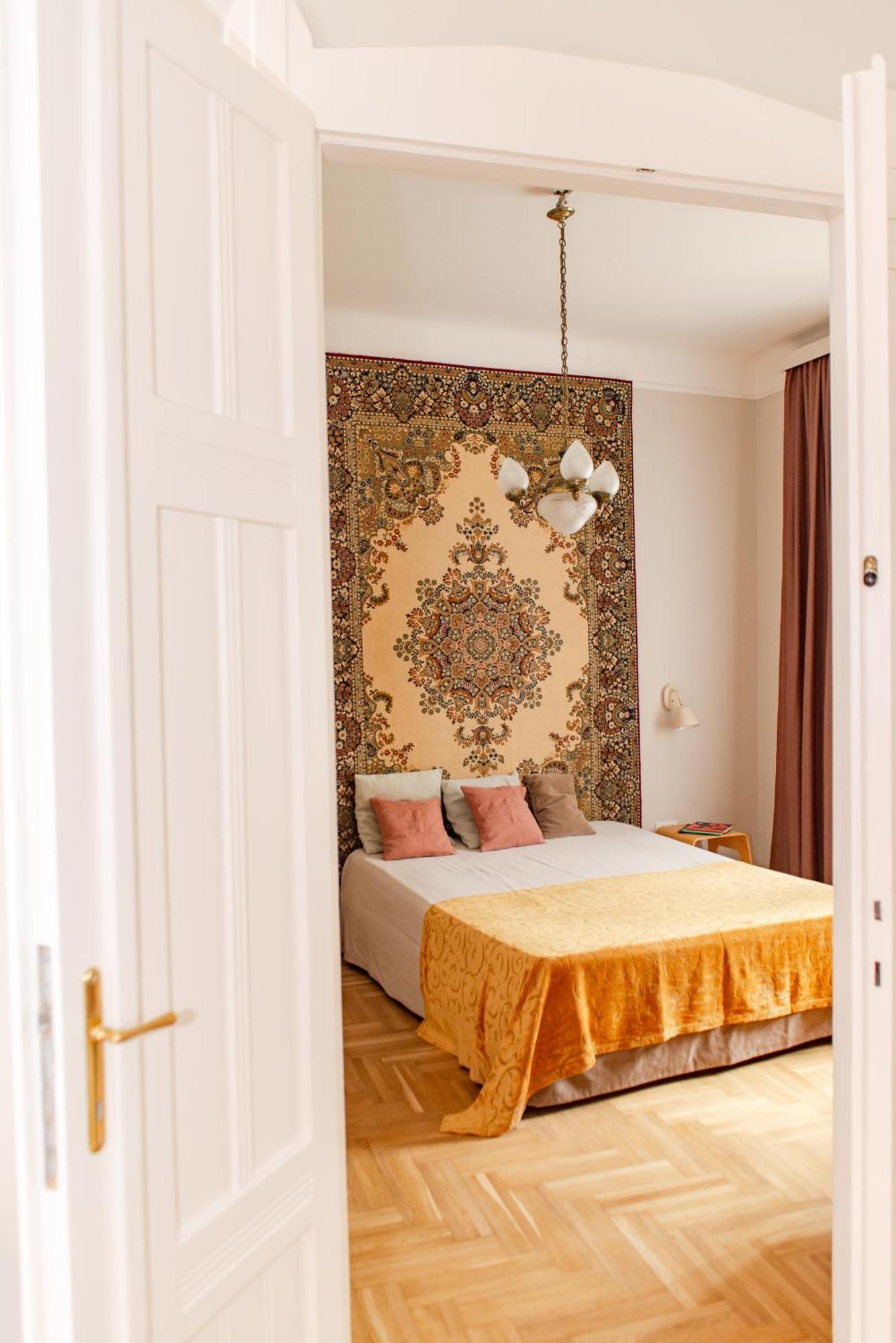 Spacious Family Suite Along River Side, In The Heart Of Buda Budapest Exterior photo